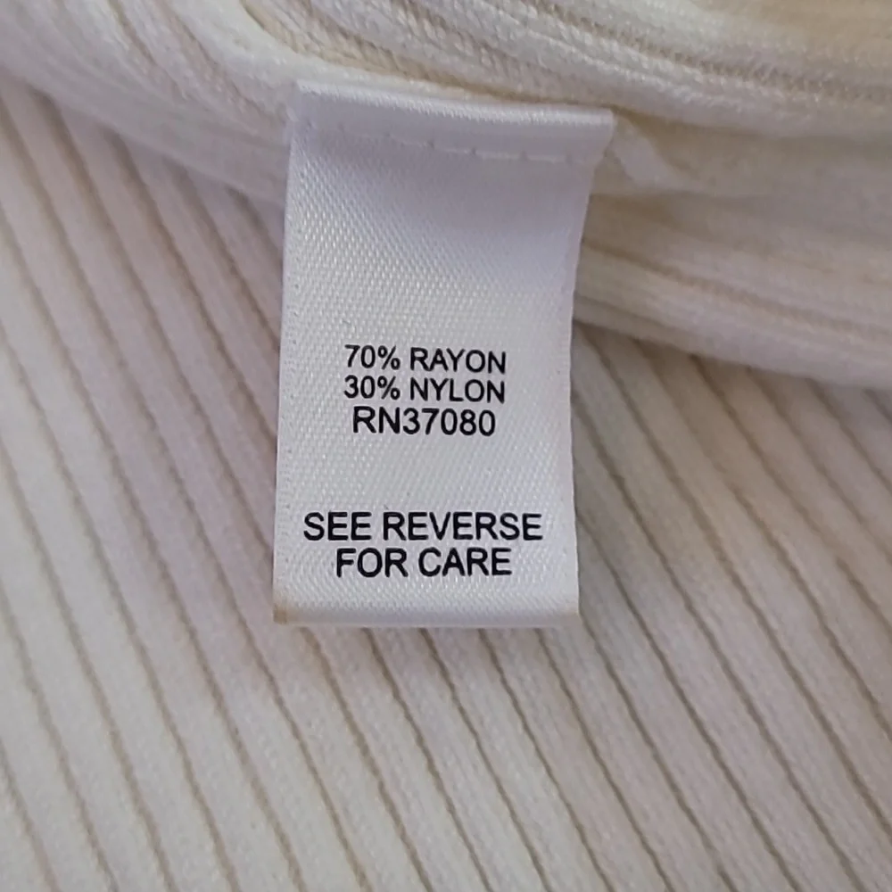 Cream Sweater - Picture 4 of 4